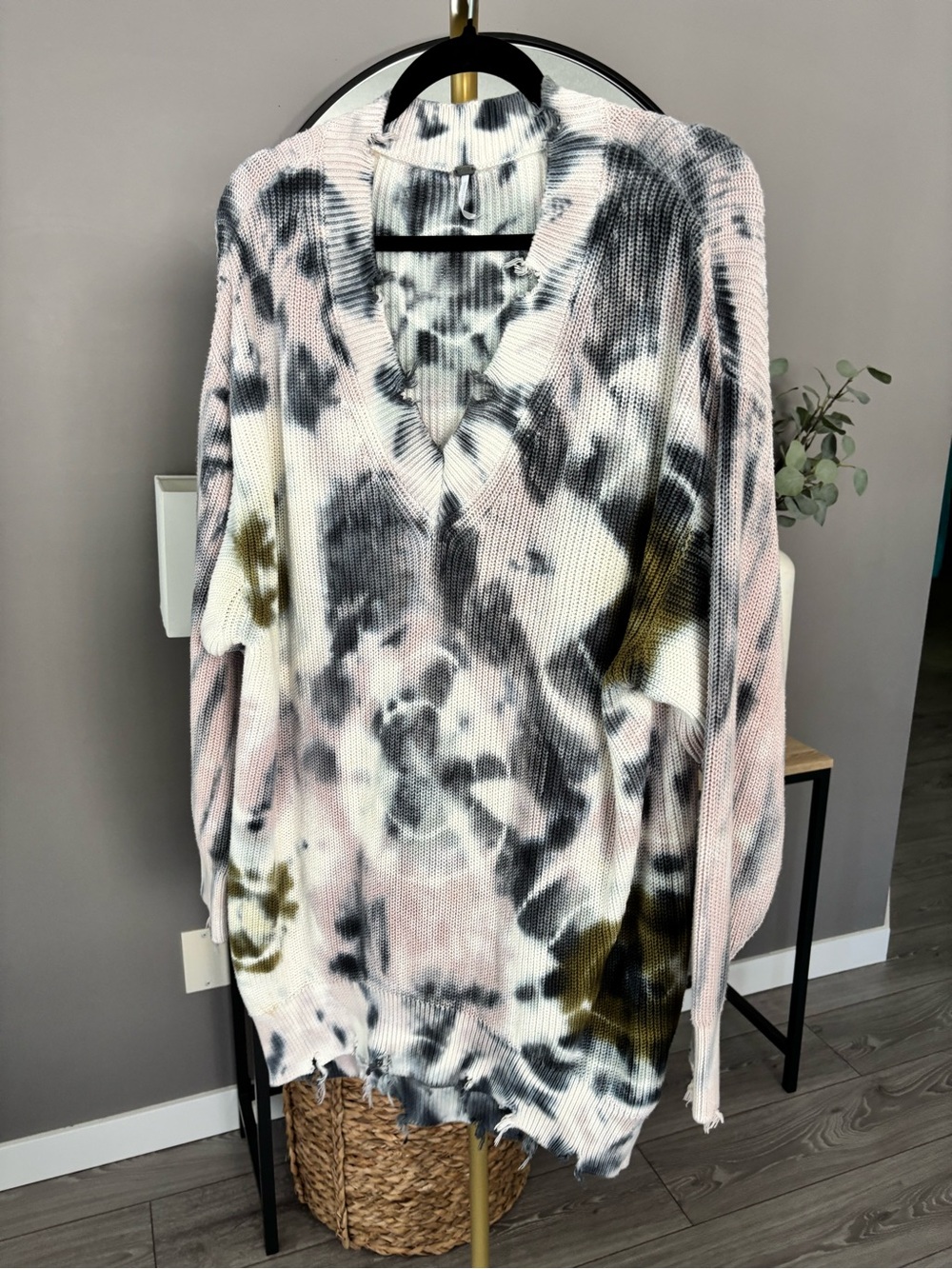 Young Fabulous & Broke Distressed Tie-Dye V-Neck Tunic Sweater - Picture 7 of 7